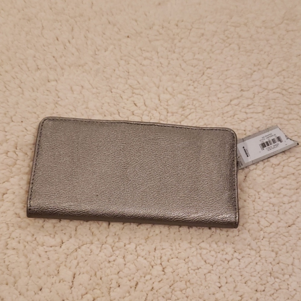Kohls apt 9 silver wallet